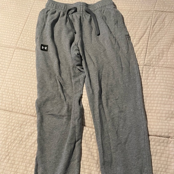 Under Armour gray joggers sweatpants size medium - Picture 1 of 4